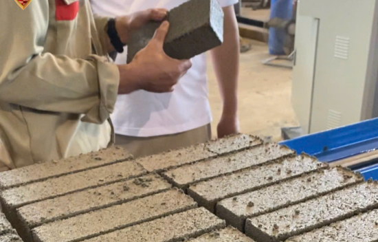 MÁY ĐÓNG GẠCH XI MĂNG